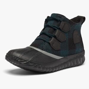NWOB SOREL blue buffalo plaid boots